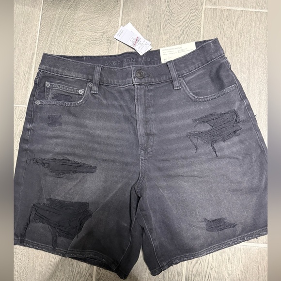 Black '90s Boyfriend Bermuda Shorts - Picture 1 of 3